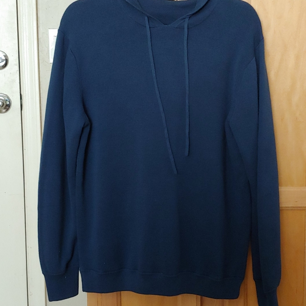 🎊Truth hooded sweater size Small